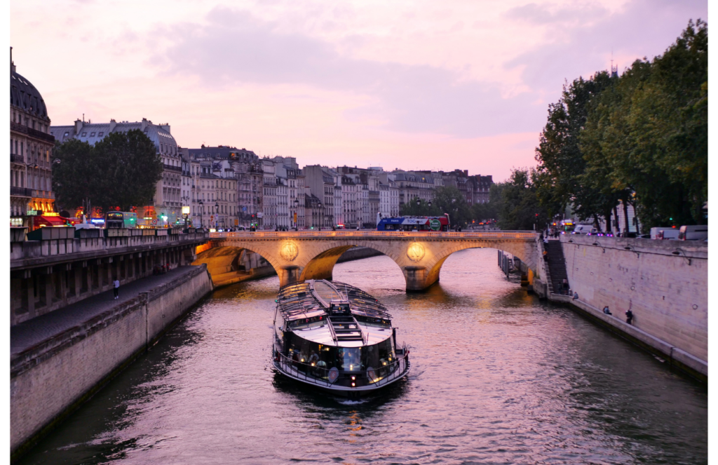 Arc de Triomphe in Paris, featured in our 4-day itinerary