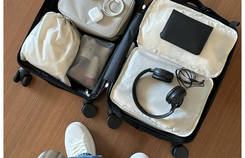 White and Light Simple Presentation (10) Best Travel Gifts-Packing